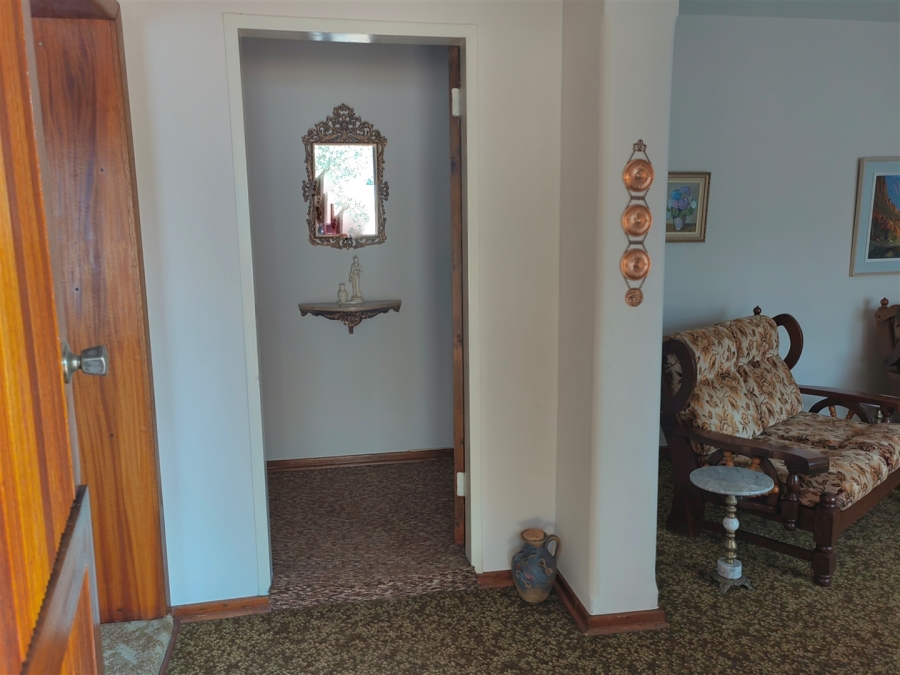 5 Bedroom Property for Sale in Parys Free State